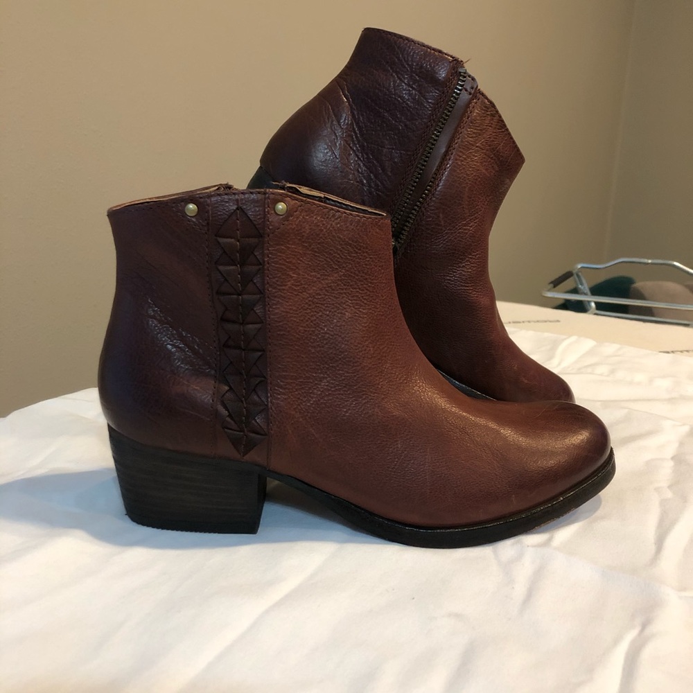 Clark’s leather booties, stacked heel NWOT